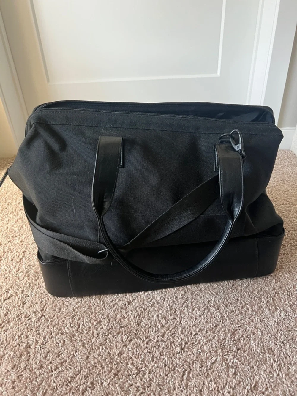 Beis Weekender Bag in Black - Picture 9 of 11